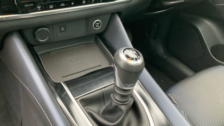 Nissan Qashqai 1.3 DiG-T MH Tekna 5dr Petrol Hatchback